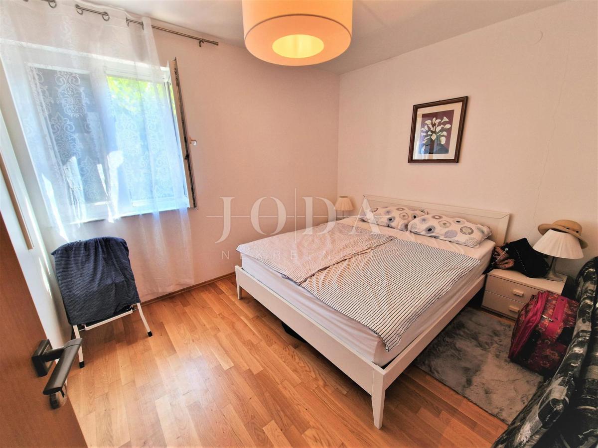 Apartma v pritličju s pogledom na morje