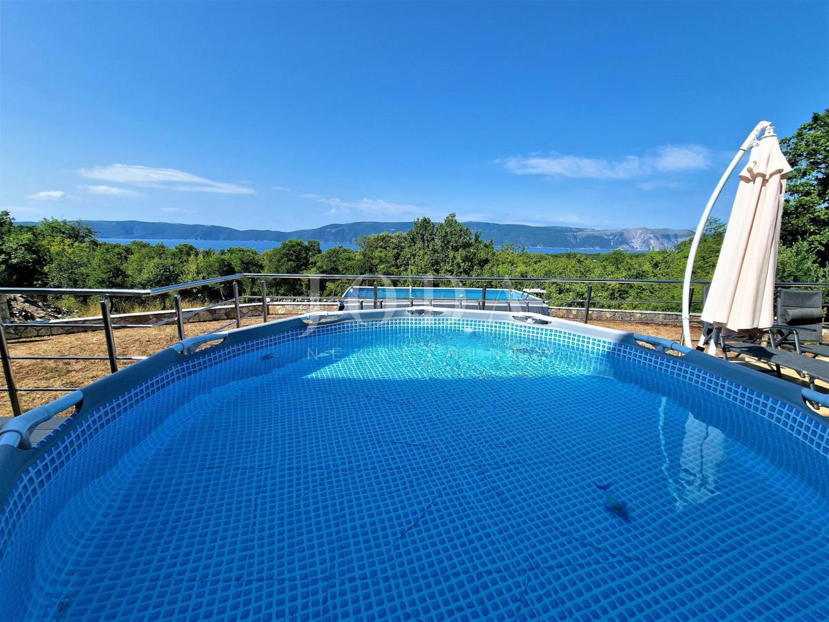 Apartma v pritličju s pogledom na morje