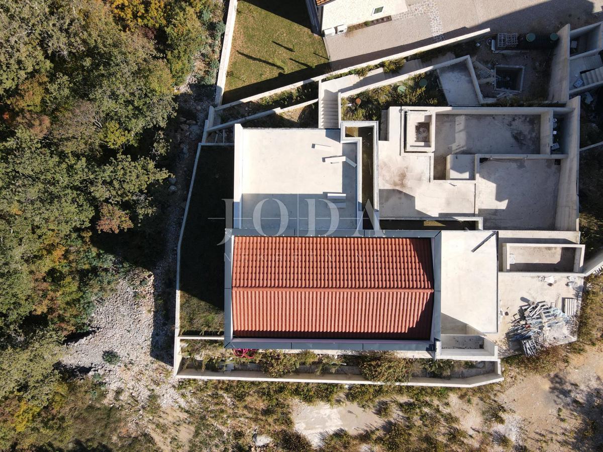 Hiša s bazenom u Vrbniku