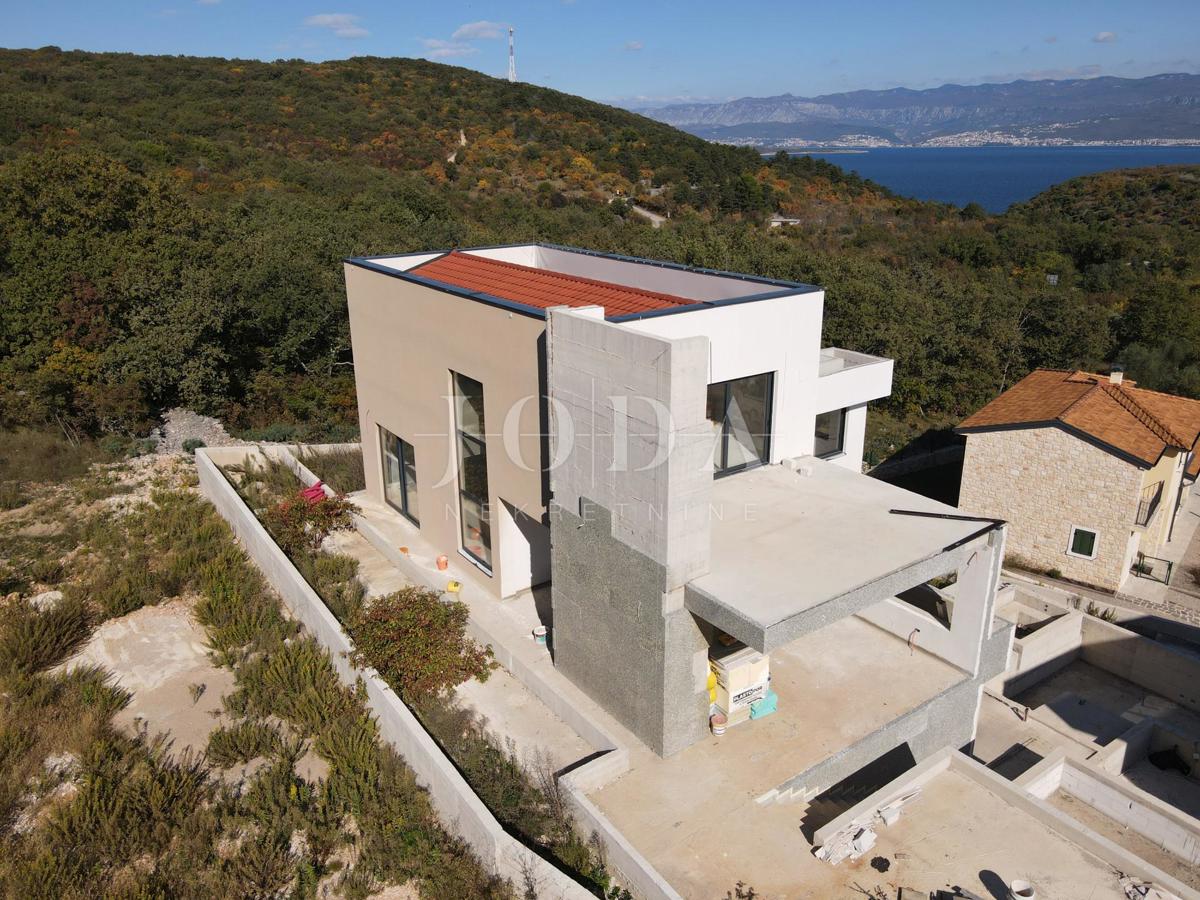 Hiša s bazenom u Vrbniku