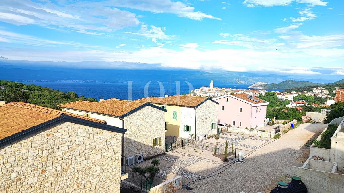 Hiša s bazenom u Vrbniku