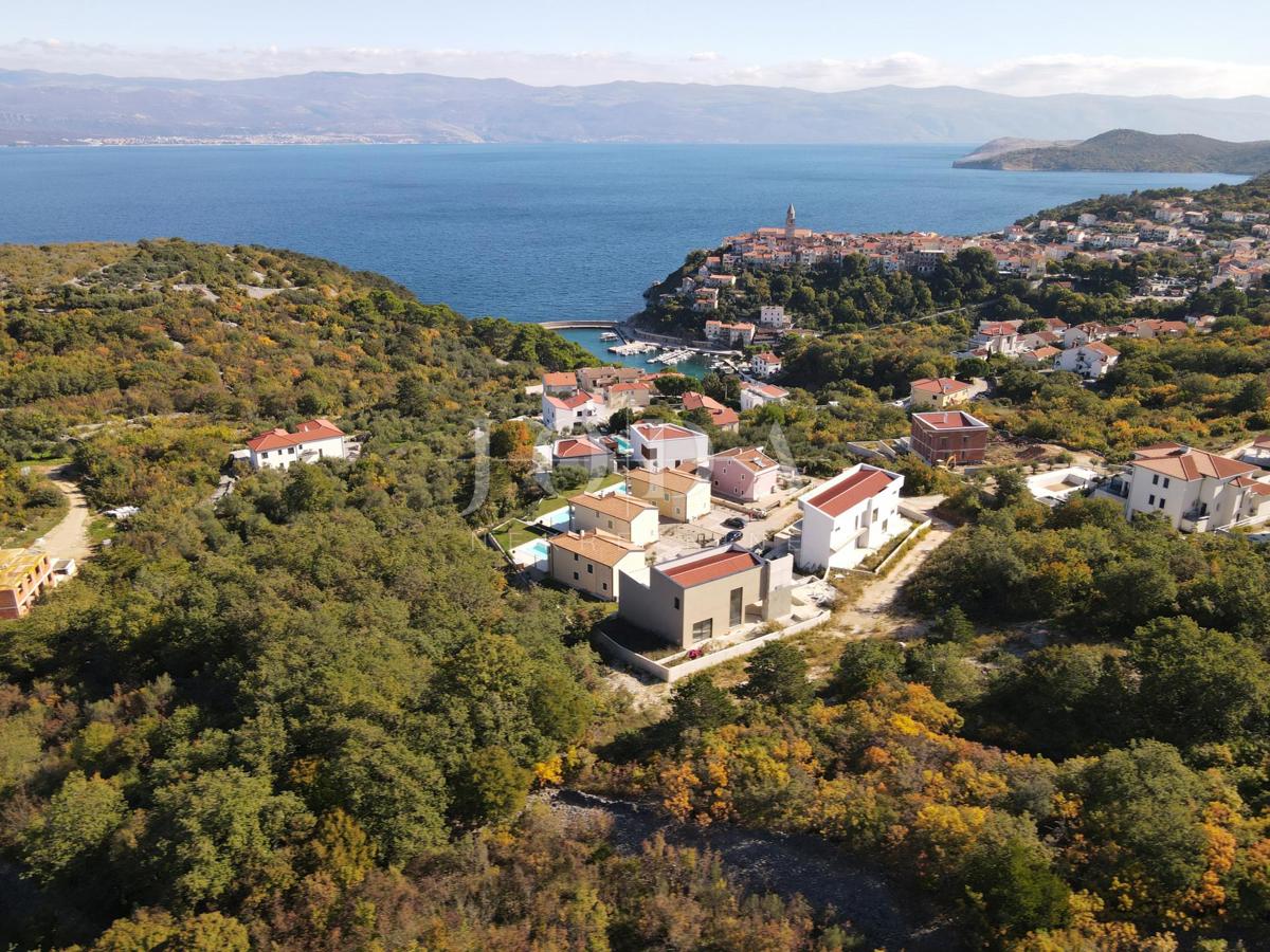 Hiša s bazenom u Vrbniku