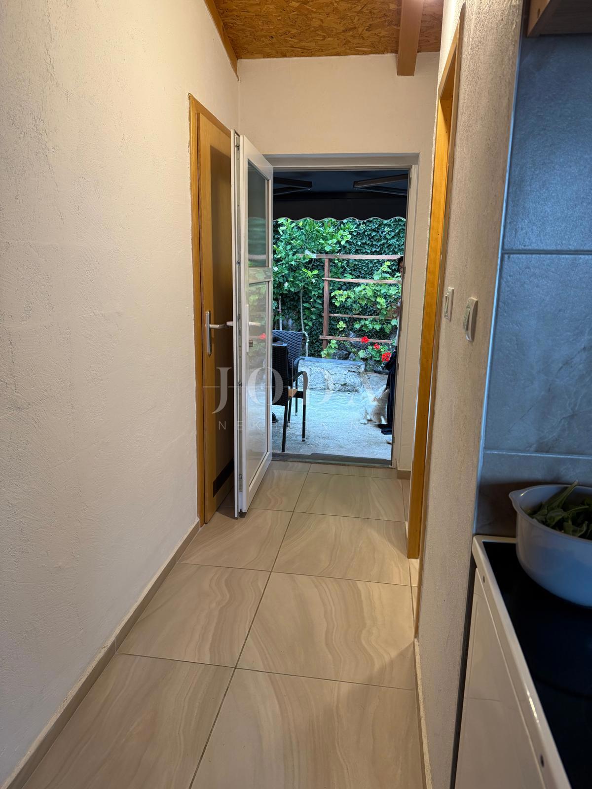 Apartma Grižane na mirni lokaciji