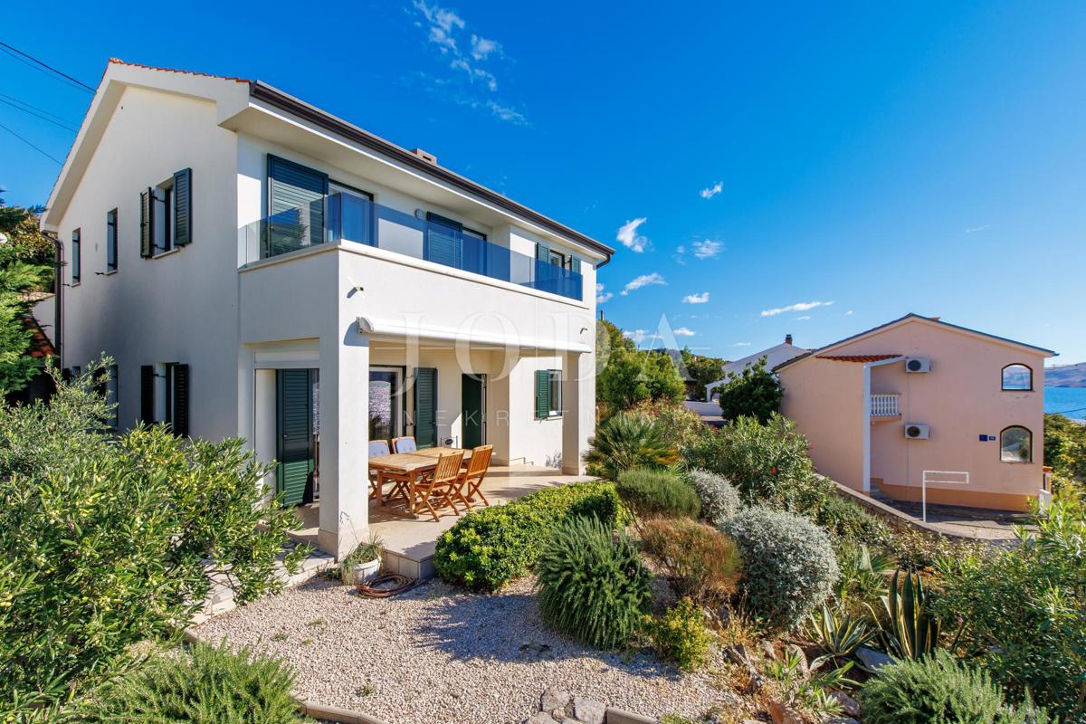 Hiša Prizna blizu morja