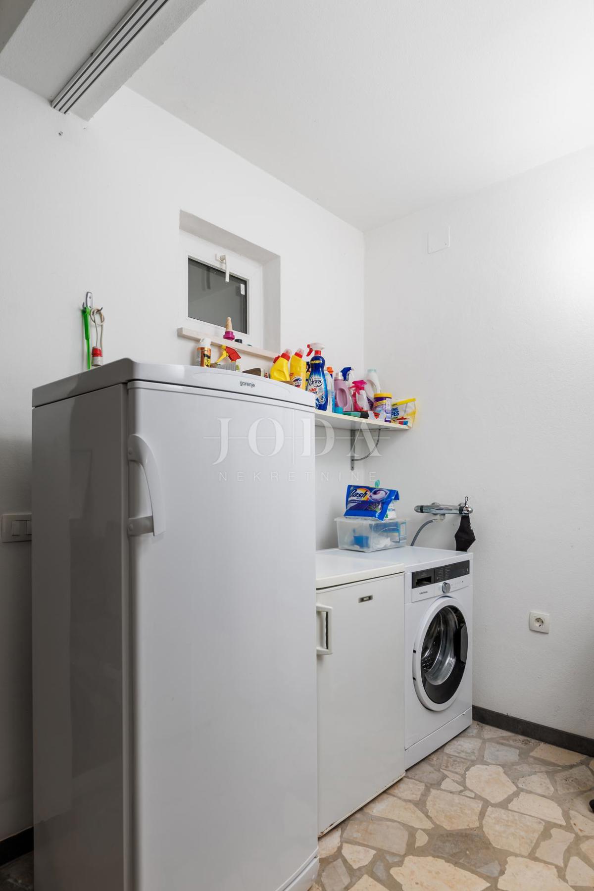 Hiša Prizna blizu morja