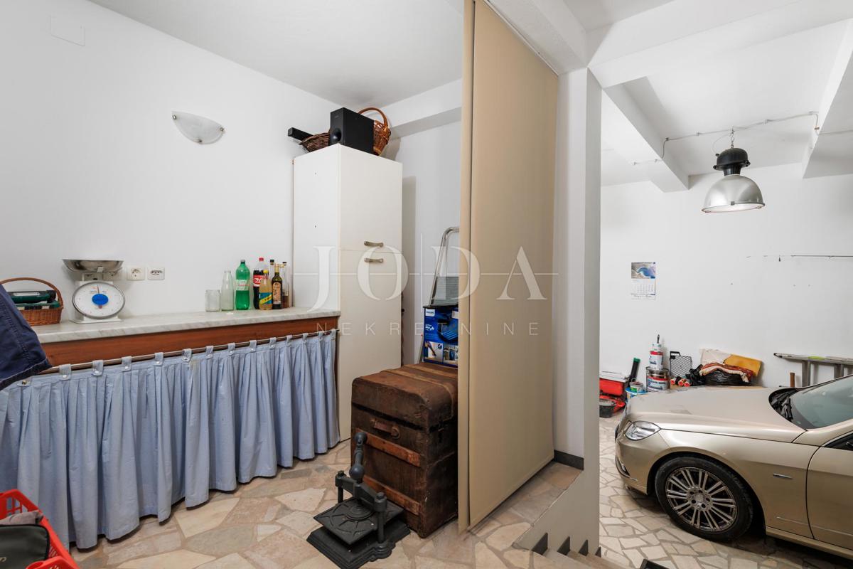 Hiša Prizna blizu morja