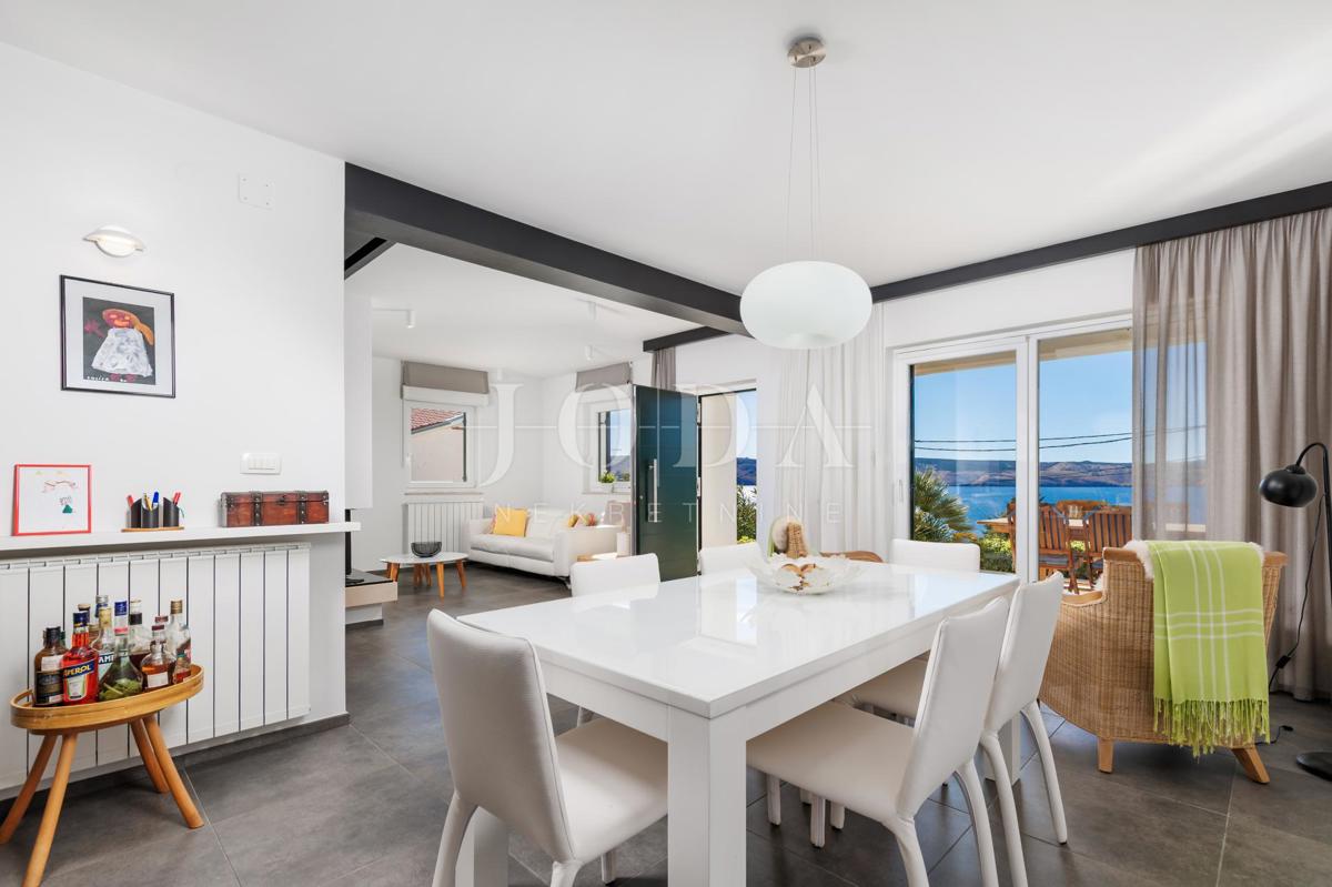 Hiša Prizna blizu morja