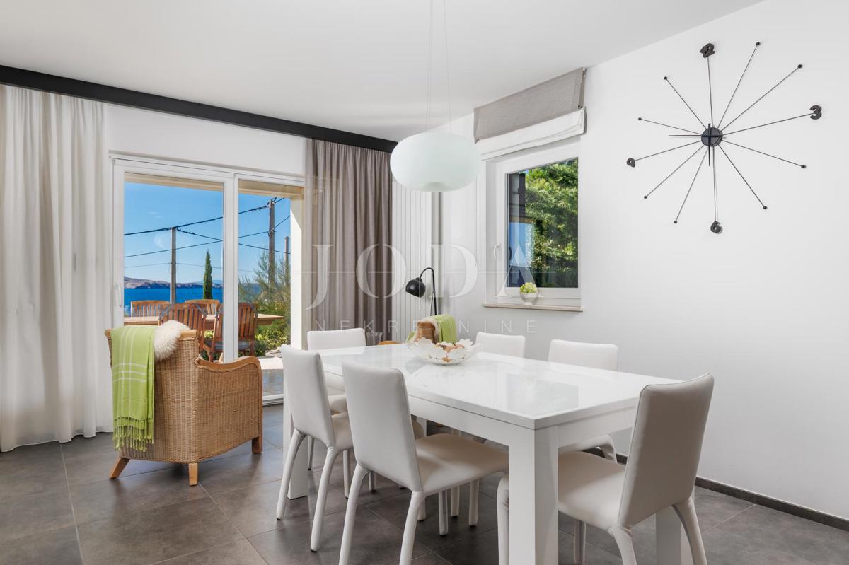 Hiša Prizna blizu morja