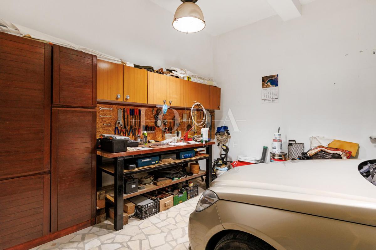 Hiša Prizna blizu morja