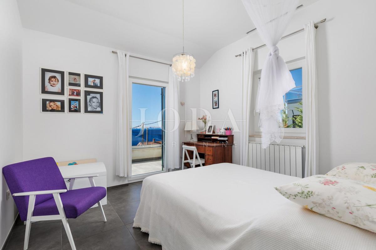 Hiša Prizna blizu morja