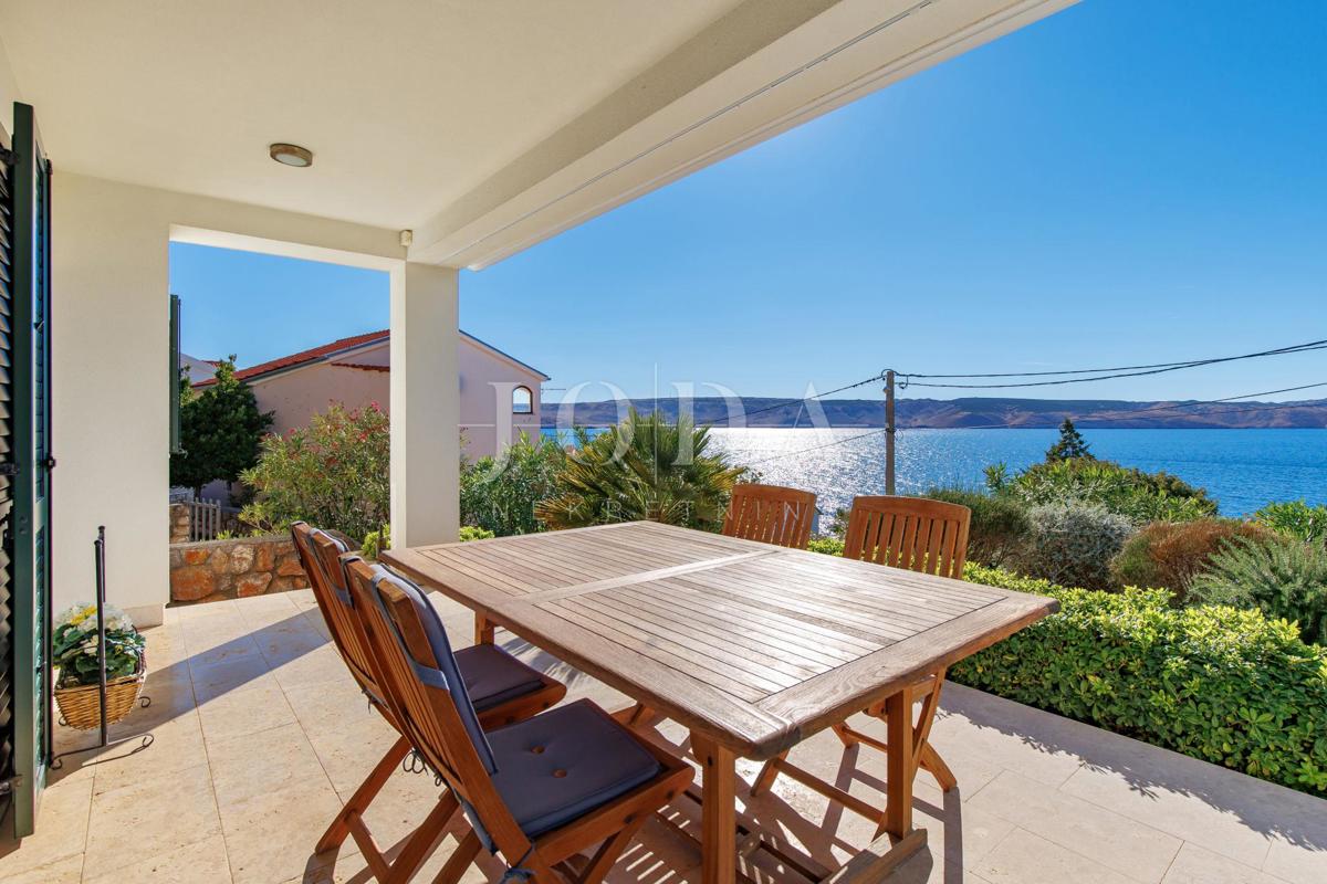 Hiša Prizna blizu morja