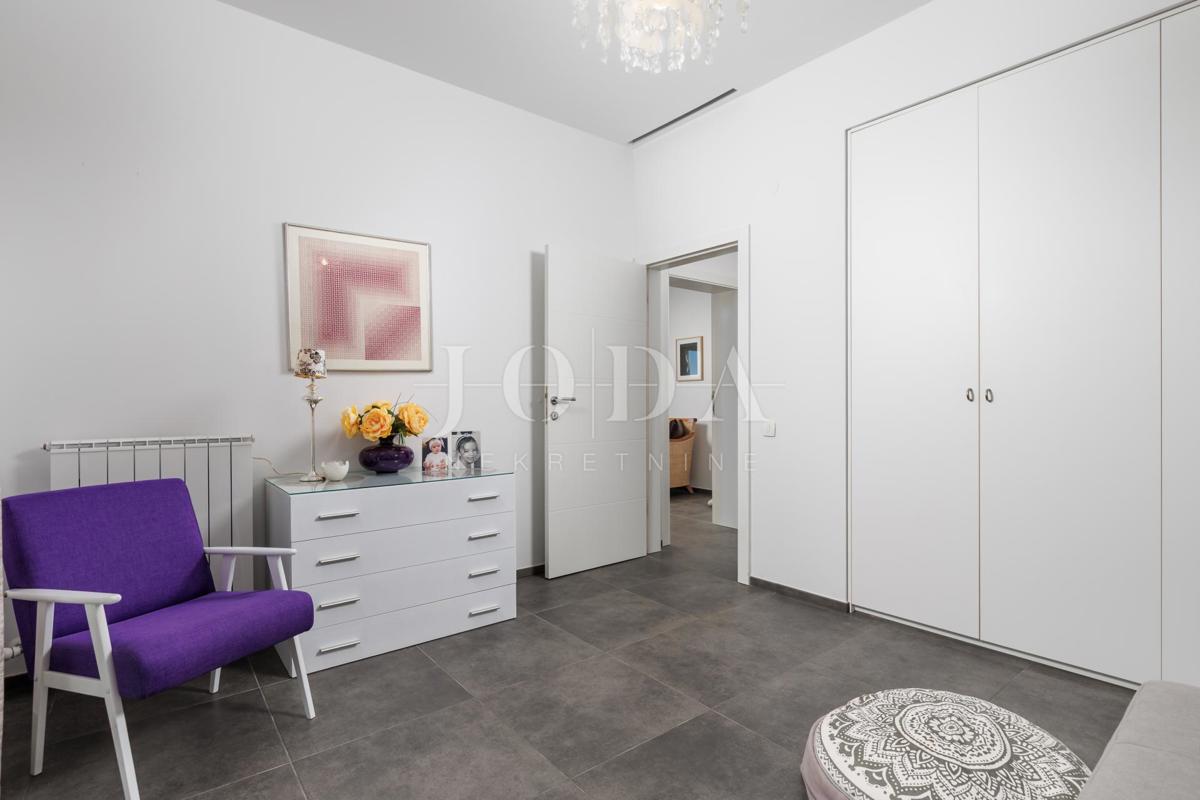 Hiša Prizna blizu morja