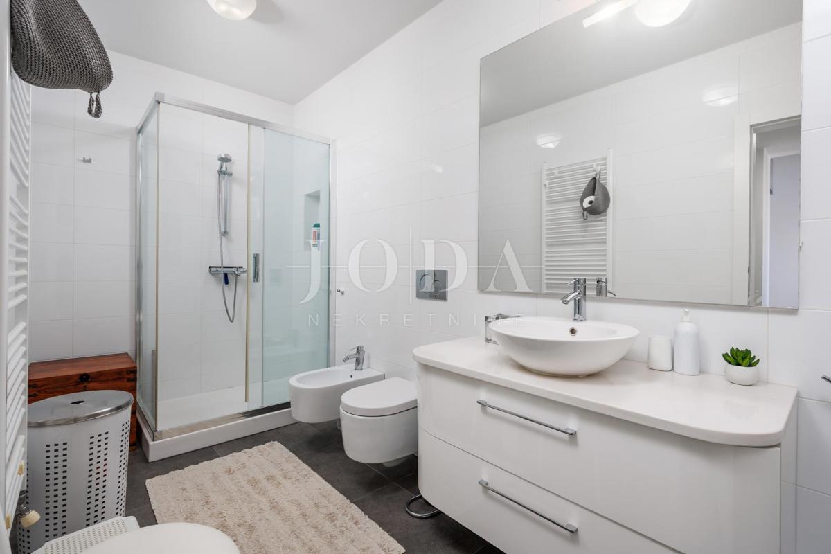 Hiša Prizna blizu morja