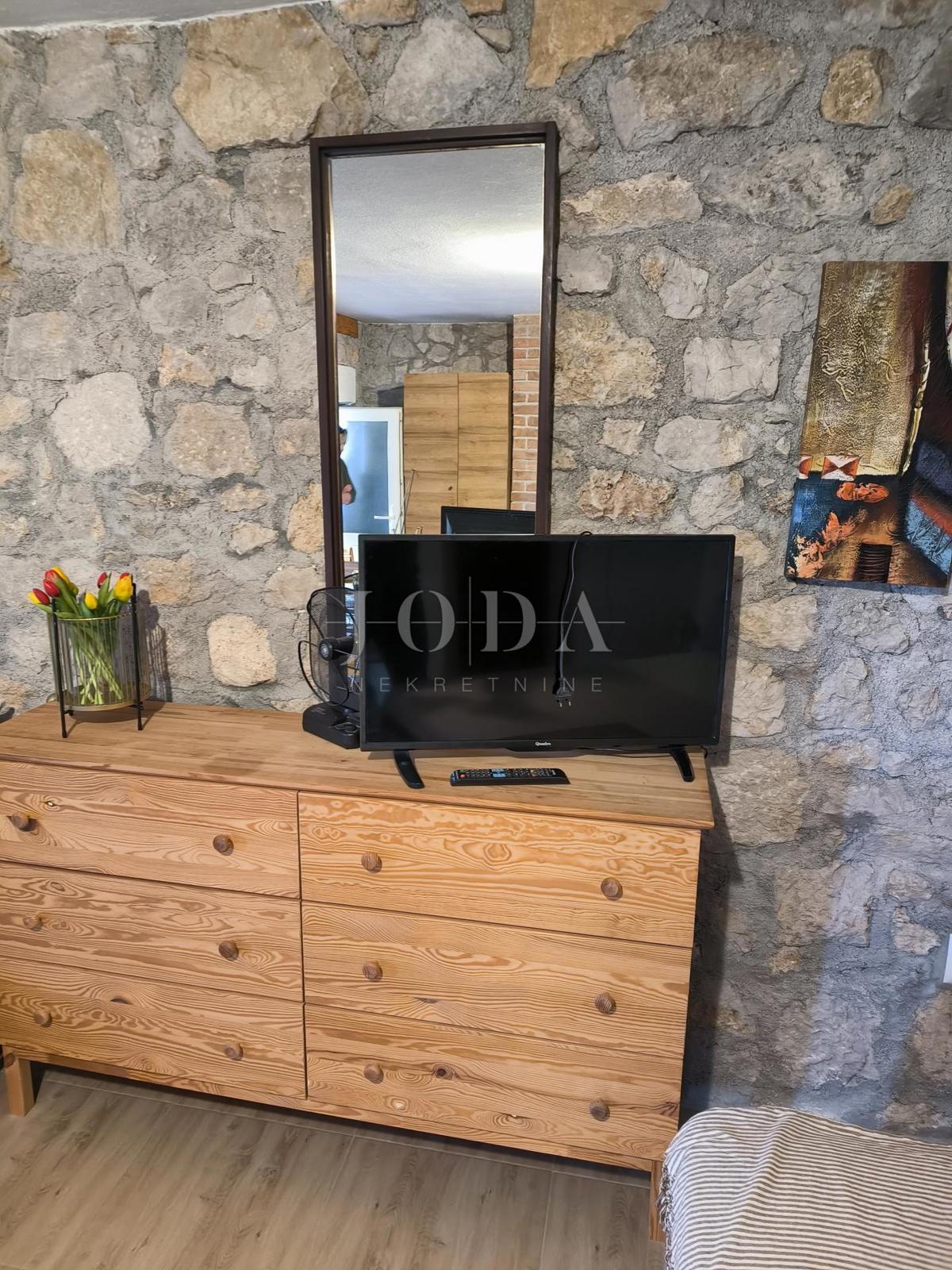 Hiša Grižane-Belgrad, Vinodolska Općina, 52m2