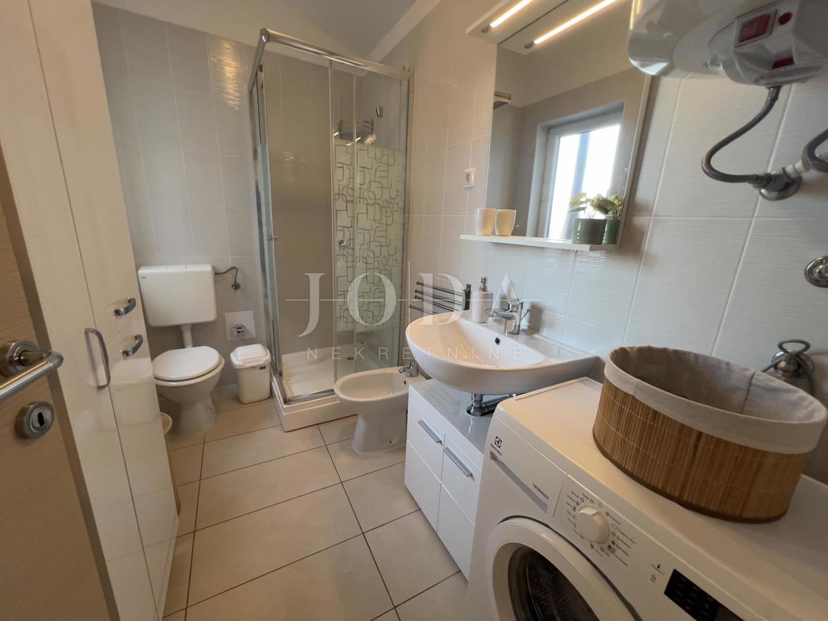 Prenovljeno stanovanje v središču Crikvenice