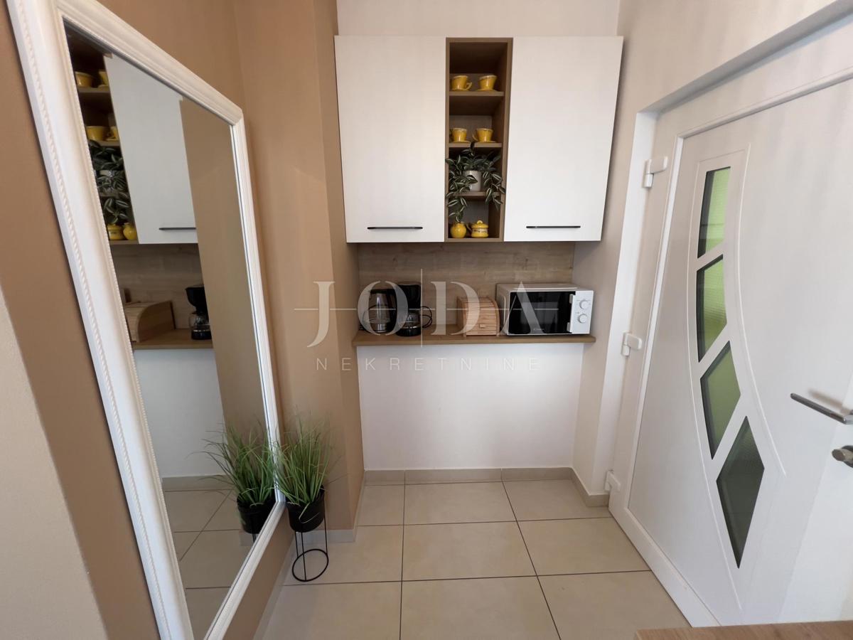 Prenovljeno stanovanje v središču Crikvenice