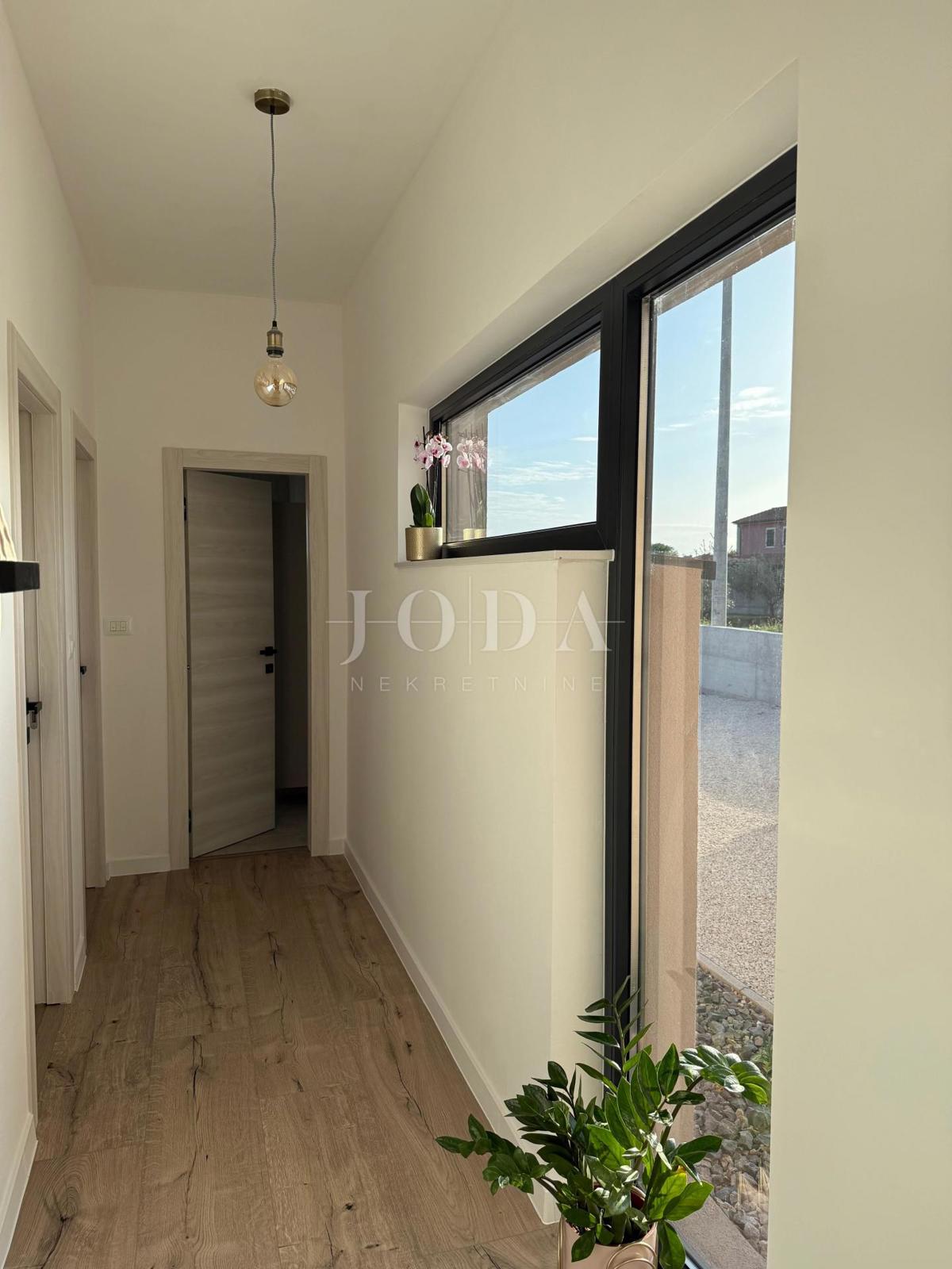 Hiša Svetvinčenat, 106m2