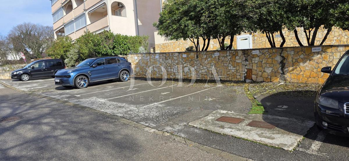 Stanovanje Dramalj – 300 m od Morja, Pritličje, Parkirno Mesto, 37 m² – Naprodaj