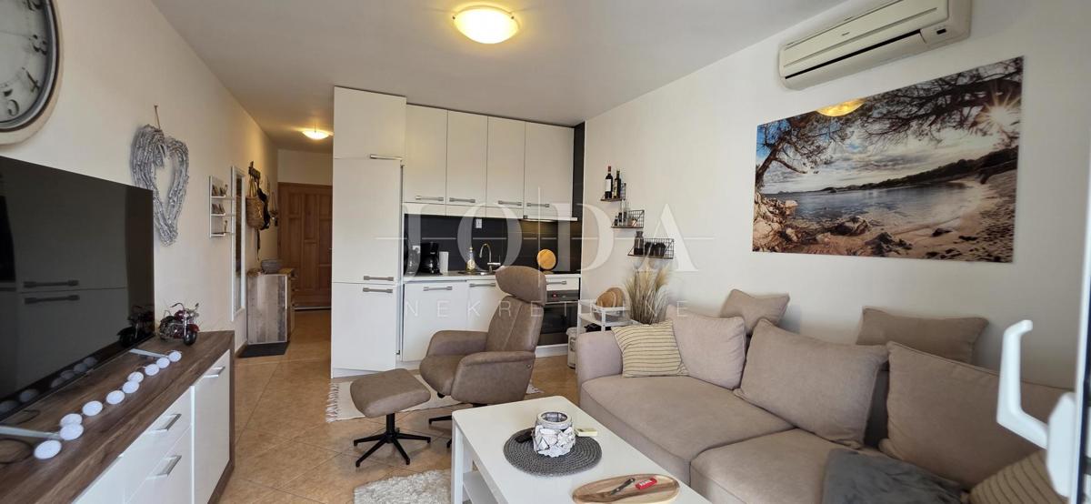 Stanovanje Dramalj – 300 m od Morja, Pritličje, Parkirno Mesto, 37 m² – Naprodaj