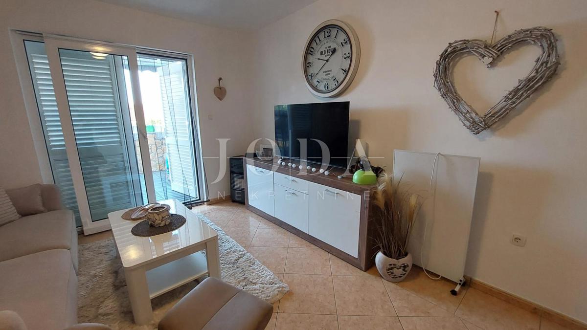 Stanovanje Dramalj – 300 m od Morja, Pritličje, Parkirno Mesto, 37 m² – Naprodaj