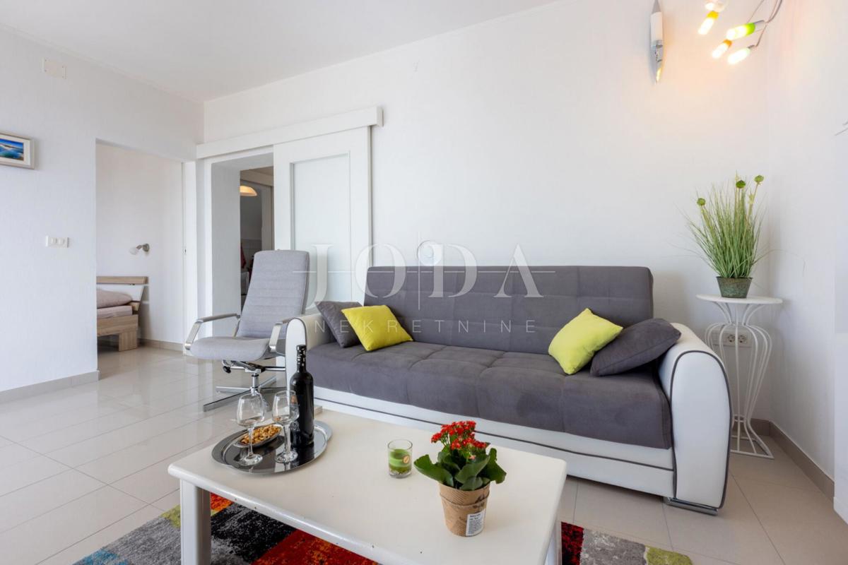 Hiša z dvema apartmajema in panoramskim razgledom