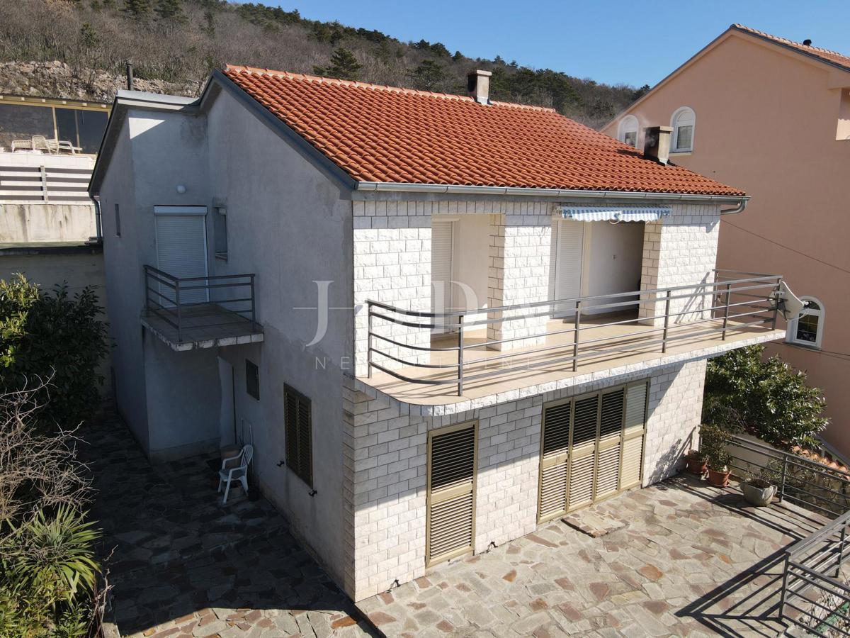 Hiša z dvema apartmajema in panoramskim razgledom