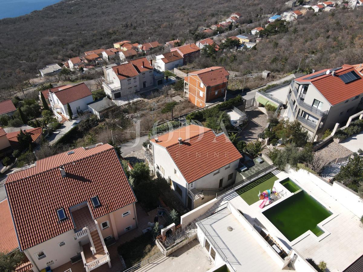 Hiša z dvema apartmajema in panoramskim razgledom