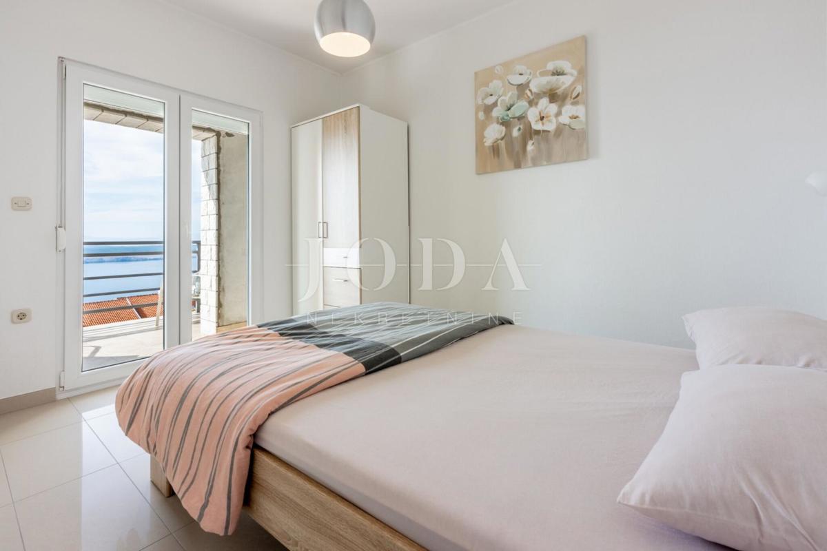 Hiša z dvema apartmajema in panoramskim razgledom