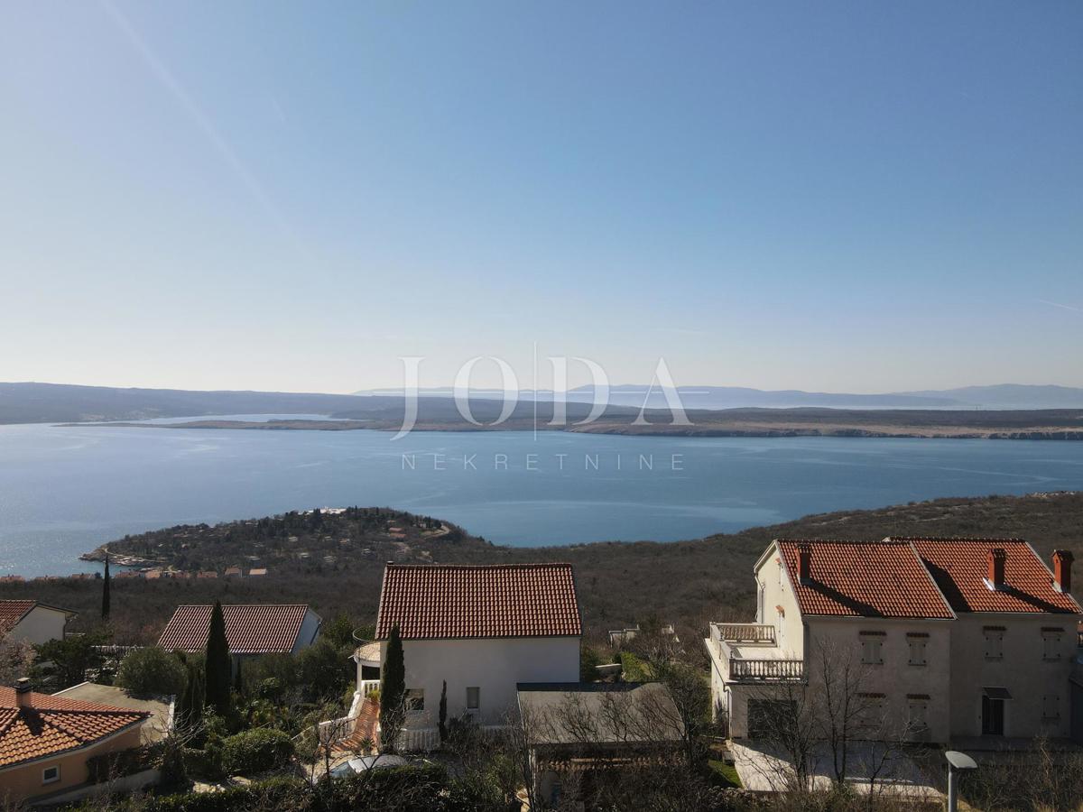 Hiša z dvema apartmajema in panoramskim razgledom