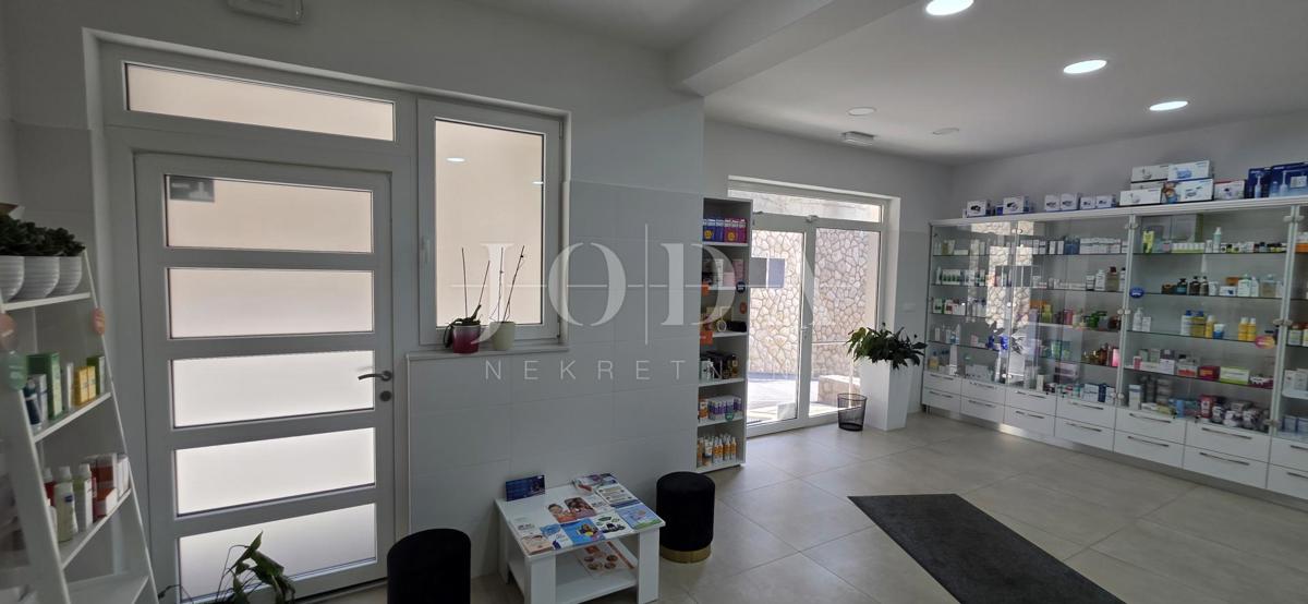 Poslovni prostor Dramalj, Crikvenica, 107m2