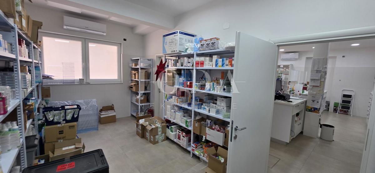 Poslovni prostor Dramalj, Crikvenica, 107m2