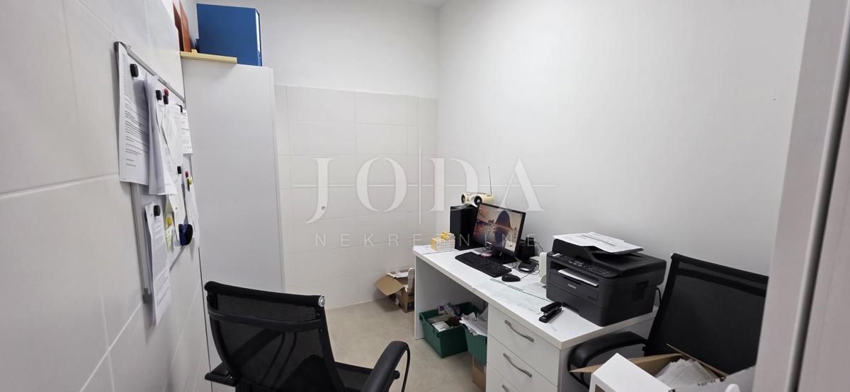 Poslovni prostor Dramalj, Crikvenica, 107m2