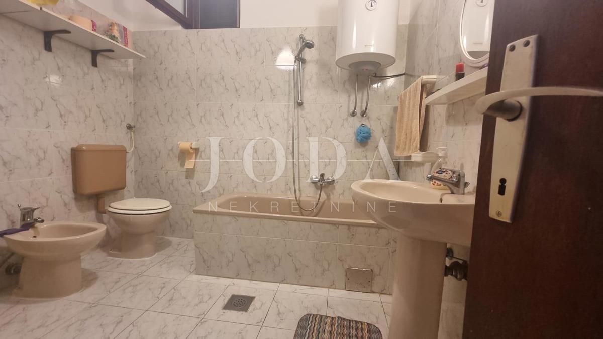 Hiša Lukovo, Senj, 100m2