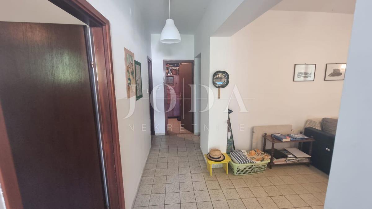 Hiša Lukovo, Senj, 100m2
