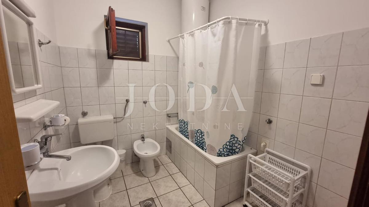 Hiša Lukovo, Senj, 100m2