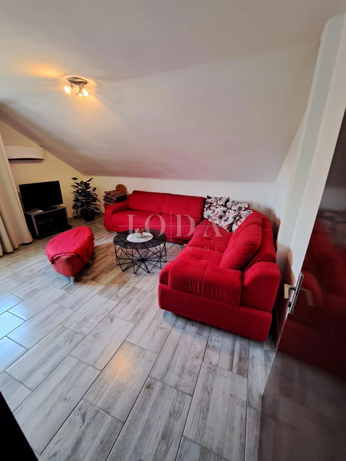 Lepa hiša s 4 stanovanjskimi enotami, Vrbnik