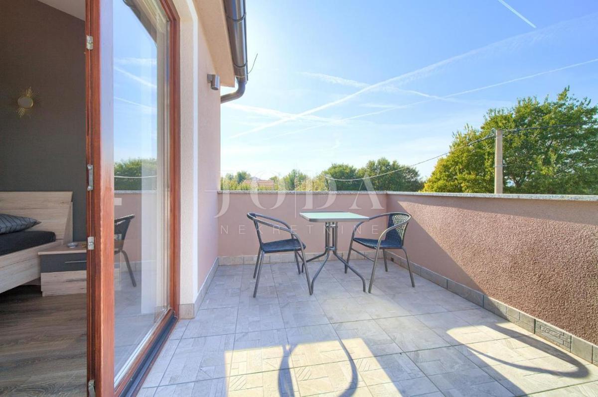 Čudovita vila z bazenom, v bližini Malinske