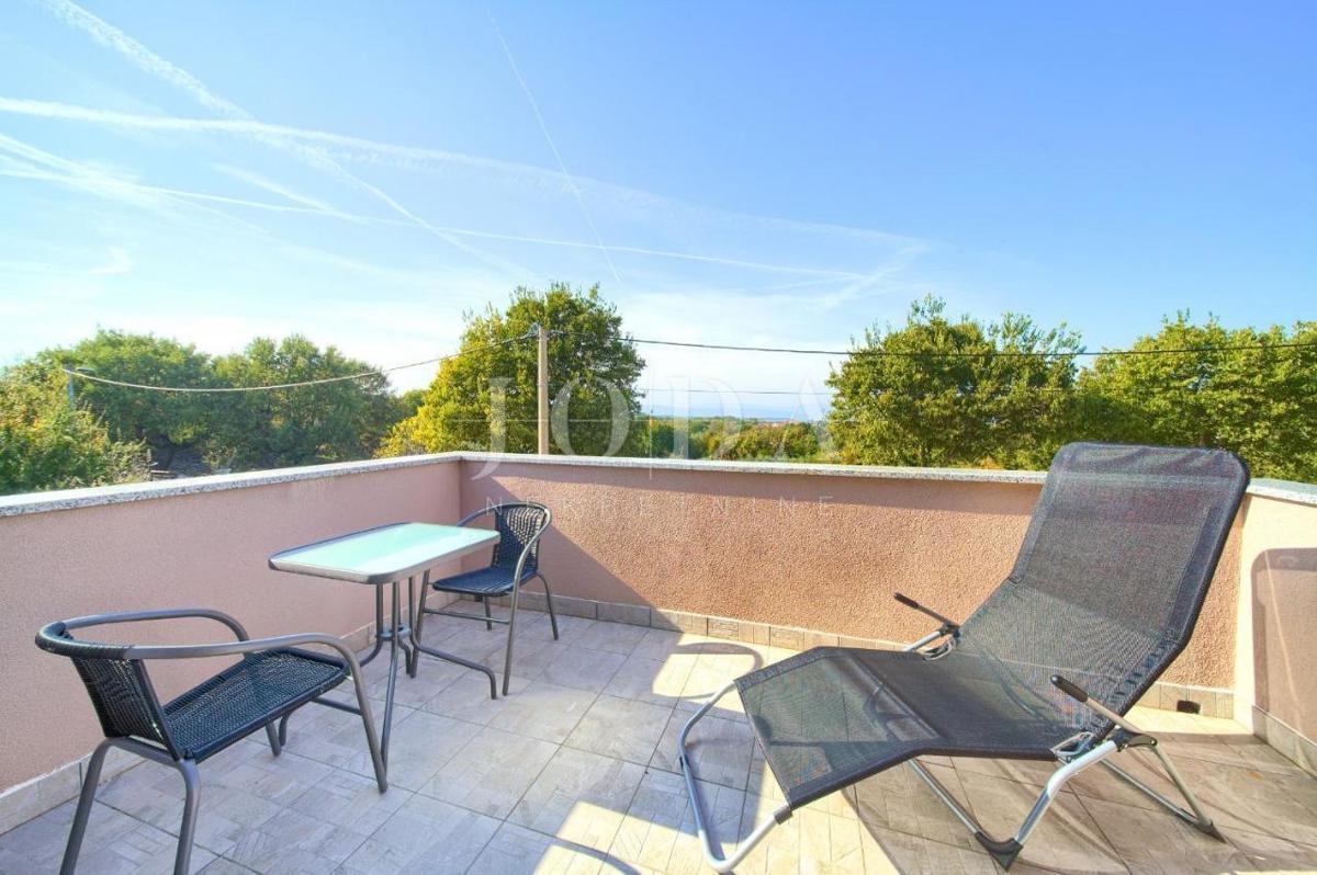 Čudovita vila z bazenom, v bližini Malinske