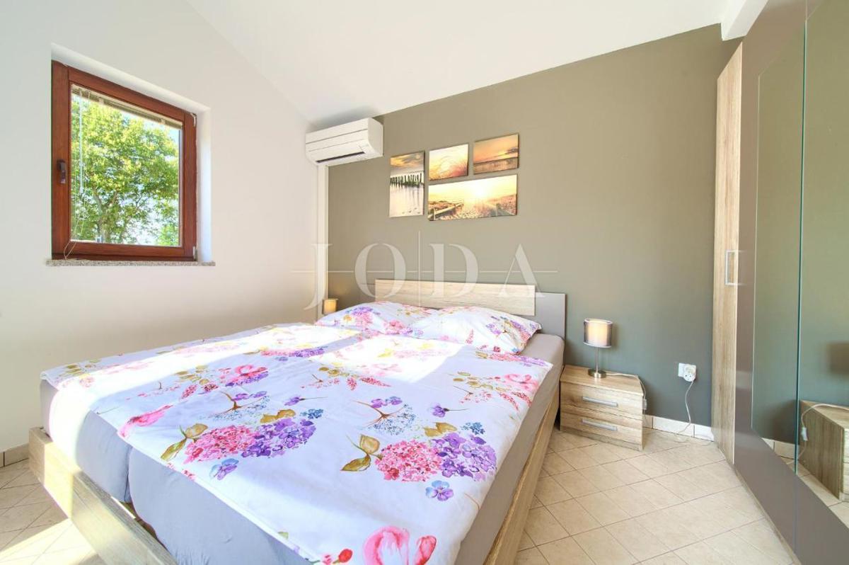 Čudovita vila z bazenom, v bližini Malinske