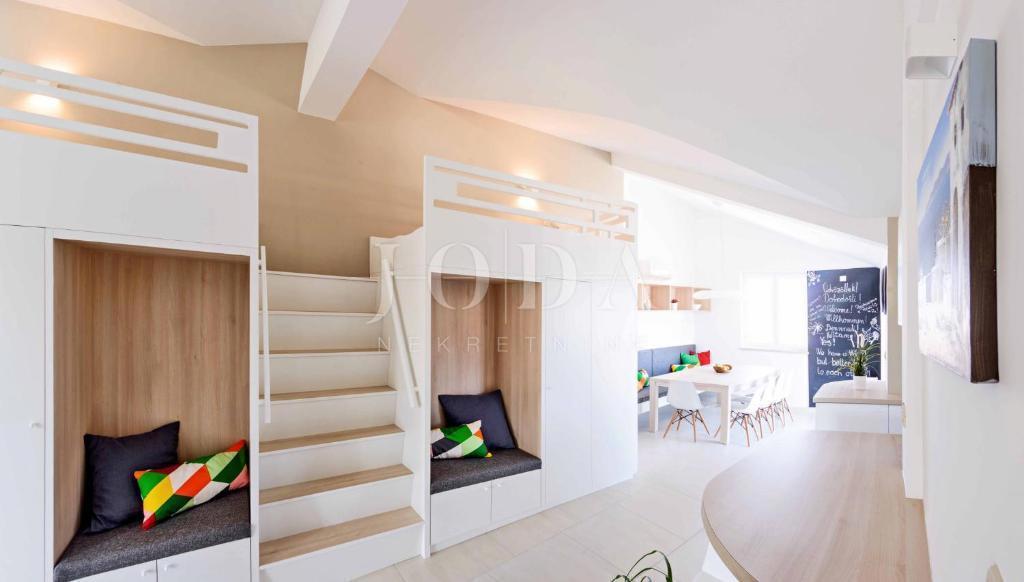 Čudovit apartma s pogledom na morje, Malinska - otok Krk