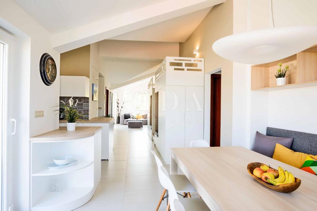 Čudovit apartma s pogledom na morje, Malinska - otok Krk