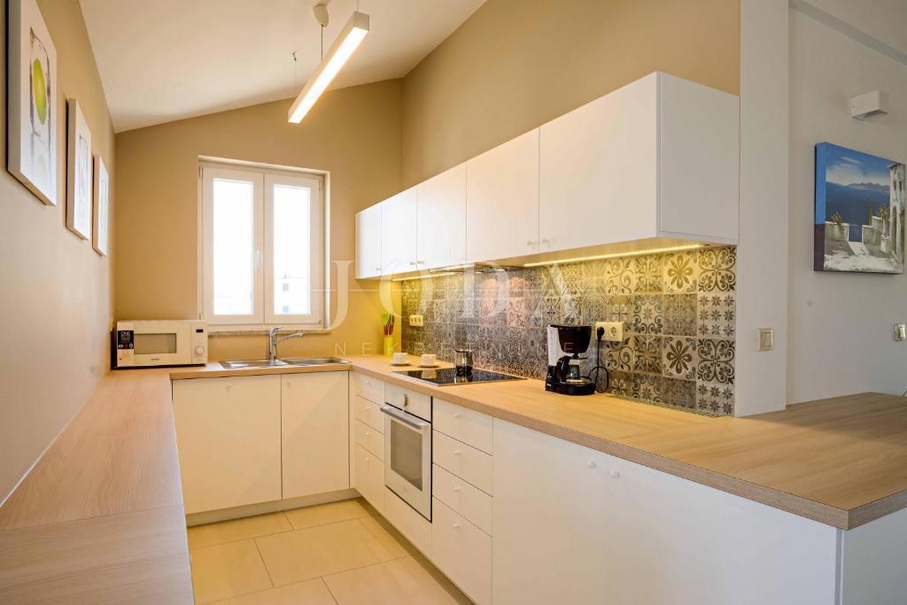 Čudovit apartma s pogledom na morje, Malinska - otok Krk