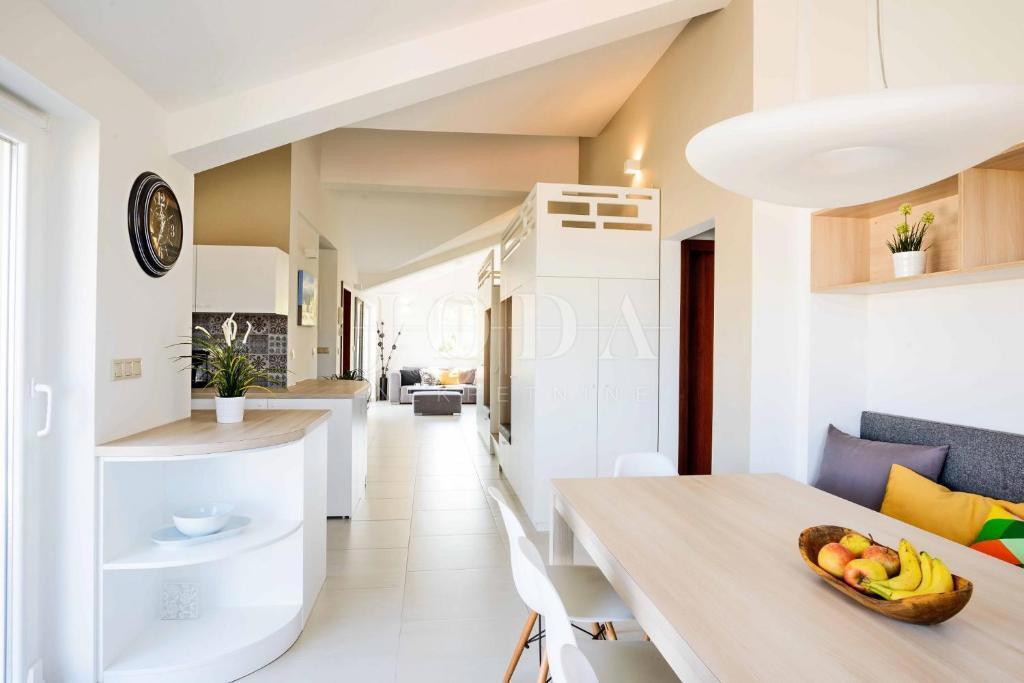 Čudovit apartma s pogledom na morje, Malinska - otok Krk