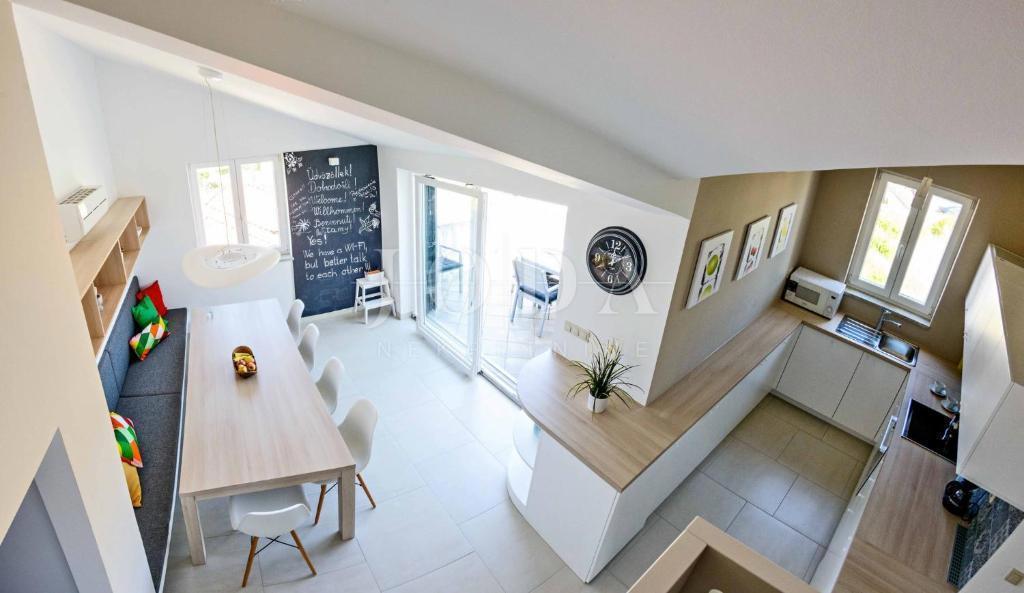 Čudovit apartma s pogledom na morje, Malinska - otok Krk