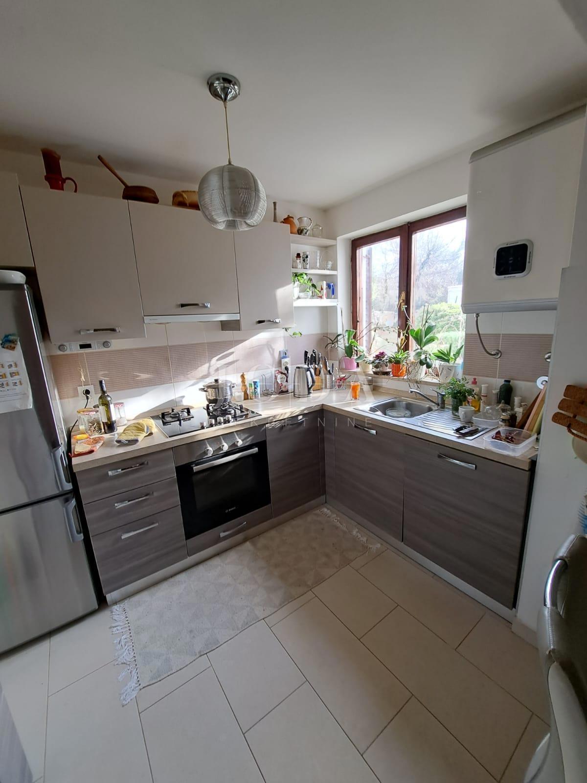 Samostojna hiša z velikim vrtom - Njivice, otok Krk