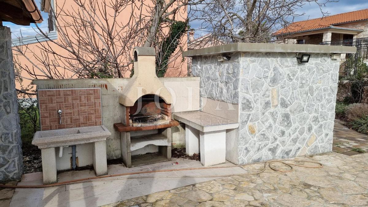 Rustikalna kamnita hiša z bazenom, Malinska, okolica