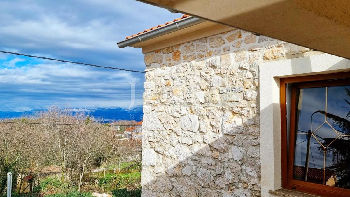 Rustikalna kamnita hiša z bazenom, Malinska, okolica