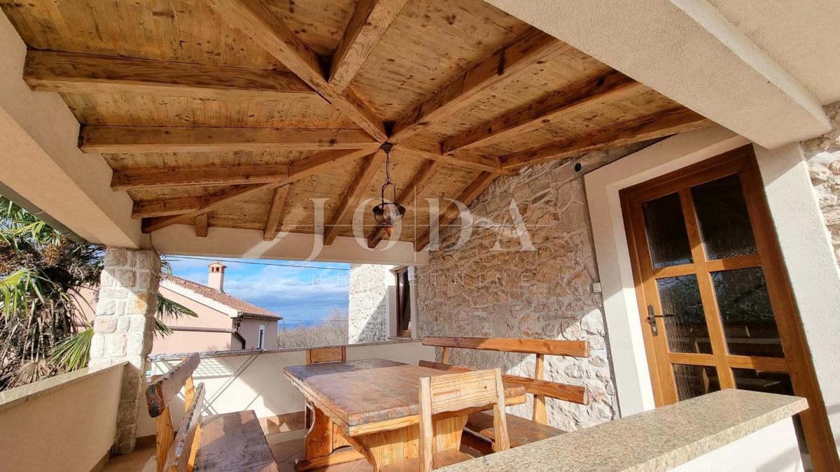 Rustikalna kamnita hiša z bazenom, Malinska, okolica