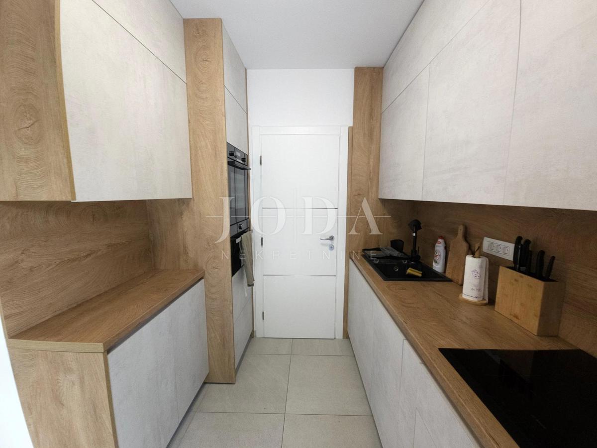 Hiša dvojček na odlični lokaciji, Malinska center