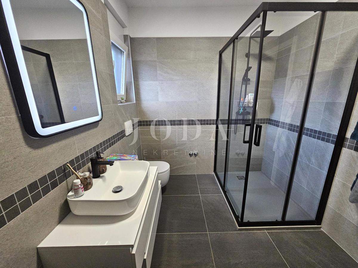 Hiša dvojček na odlični lokaciji, Malinska center